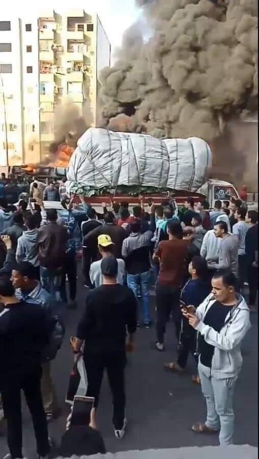 حريق هائل علي الدائري بسبب عربة وقود 
