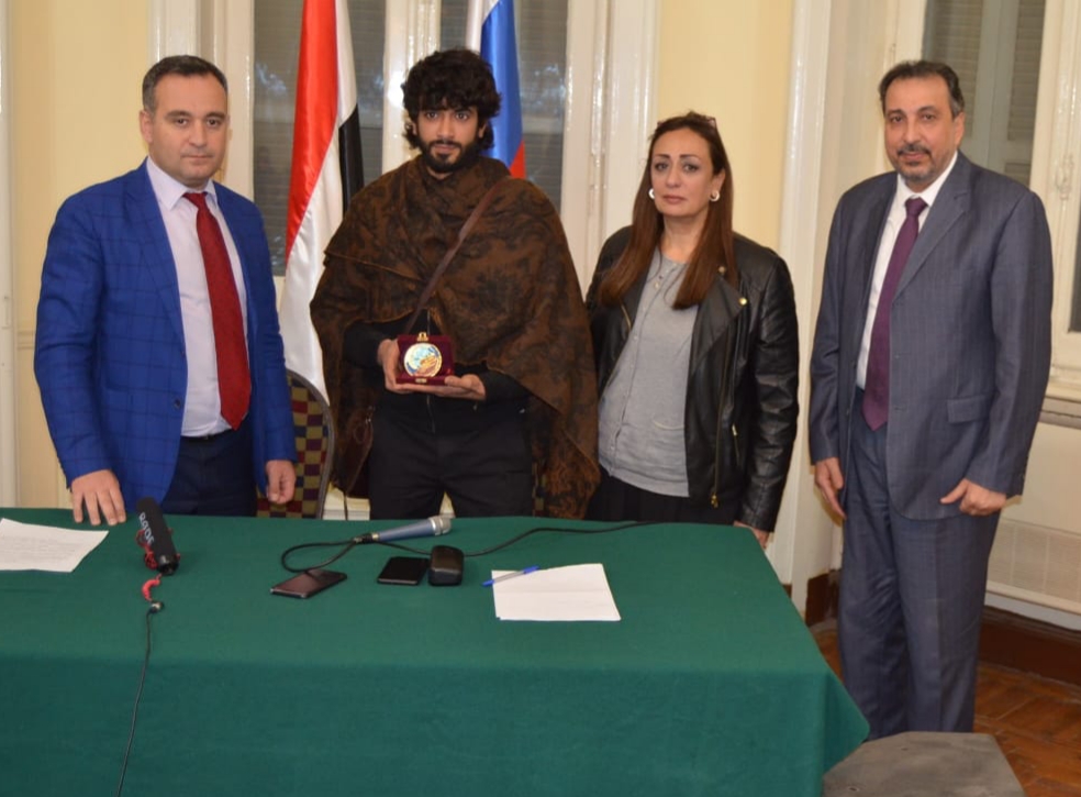الإذاعي شفيع شلبي فارس بلا جواد روسيا تمنحه ميدالية الدبلوماسية الشعبية