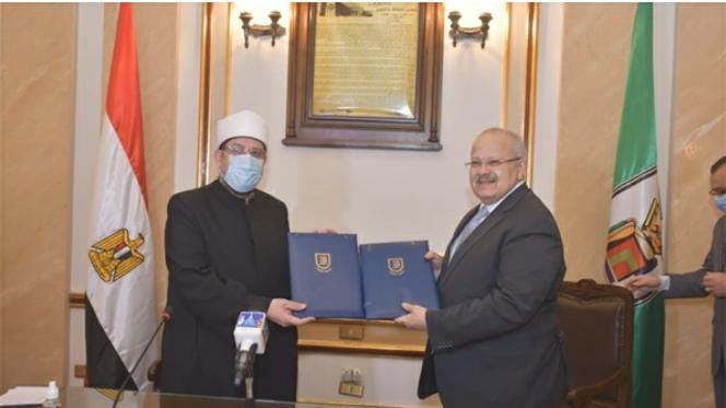 رئيس جامعه القاهره: "الدورات التدريبيه تستهدف تمكين الائمه من تجديد الخطاب الدينى ومواجهه الإرهاب"