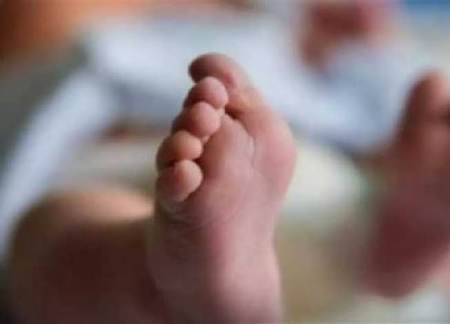 اتهام سيدة بإلقاء رضيعها من الشُرفة.