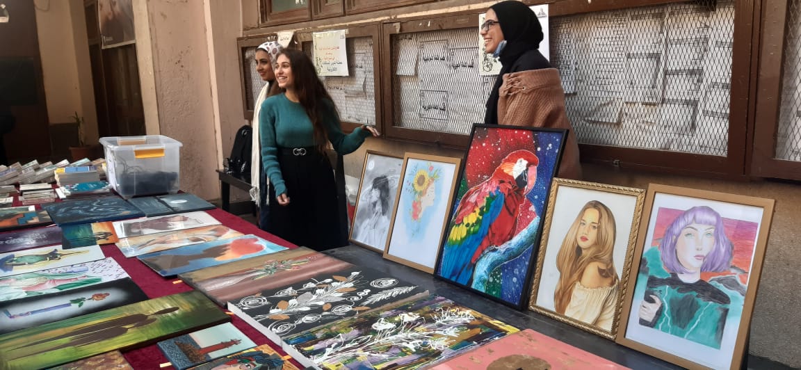 ألسن عين شمس تدشن أسبوع البيئة بمعارض للكتب و الرسم والملابس