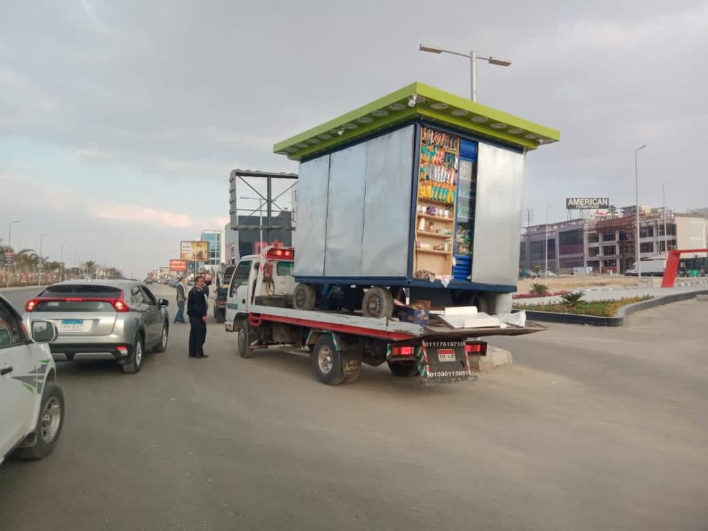 جهاز القاهرة الجديدة ينفذ حملات لإزالة الأكشاك الشاغلة للطرق والمحاور الرئيسية وضبط المخالفات بالمدينة