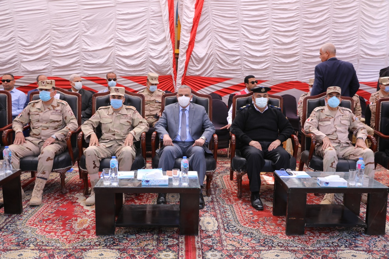 محافظ سوهاج ورئيس أركان "الدفاع الشعبي والعسكري" يشهدان البيان العملي لنجدة هدف حيوي