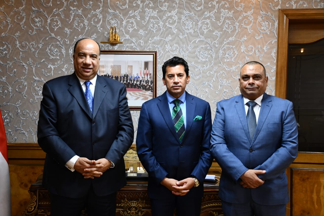 وزير الرياضة يستقبل رئيس نادي الاتحاد السكندري