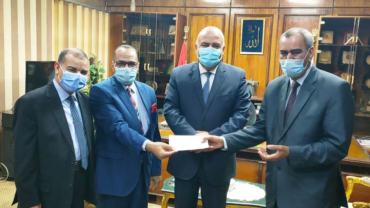 محافظ قنا يعلن عن نصف مليون جنيه لسداد مديونات غارمات المحافظة مقدمه من البنك الزراعي
