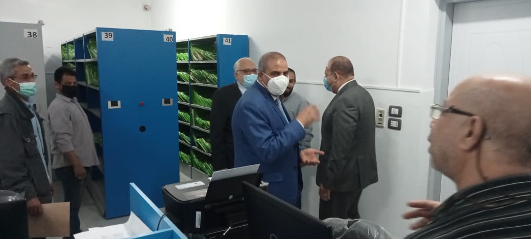 رئيس جامعة الأزهر يتفقد وحدة التحول الرقمي ويشيد بما تحقق من إنجازات
