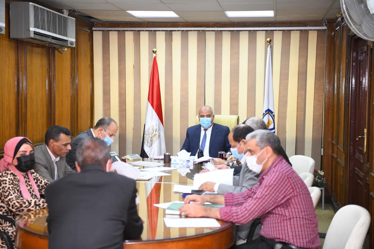 محافظ قنا يترأس لجنة إختيار مدير الإدارة التعليمية بقوص