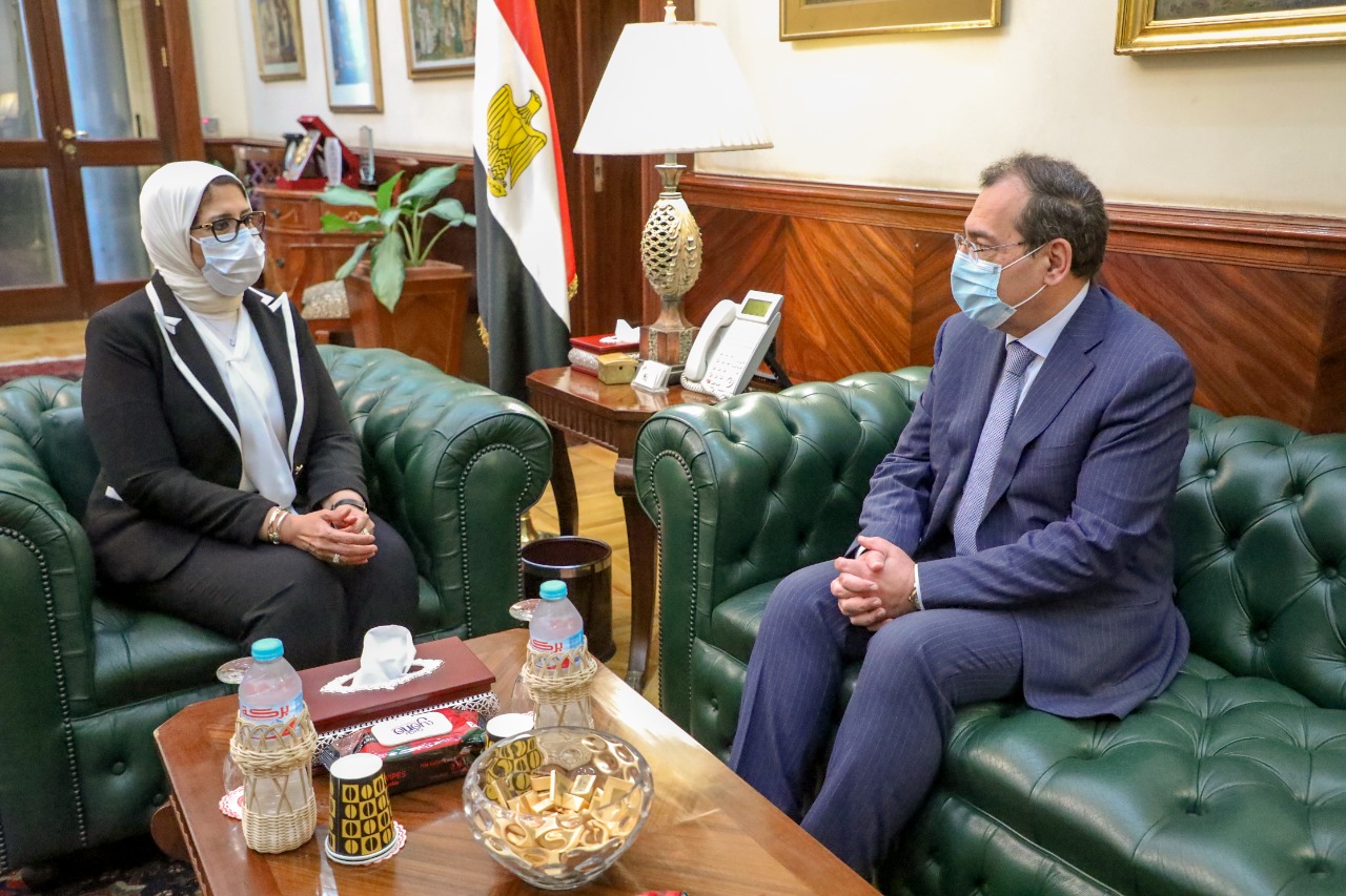 وزيرة الصحة تستقبل وزير البترول لبحث سبل التعاون في مواجهة جائحة فيروس كورونا المستجد