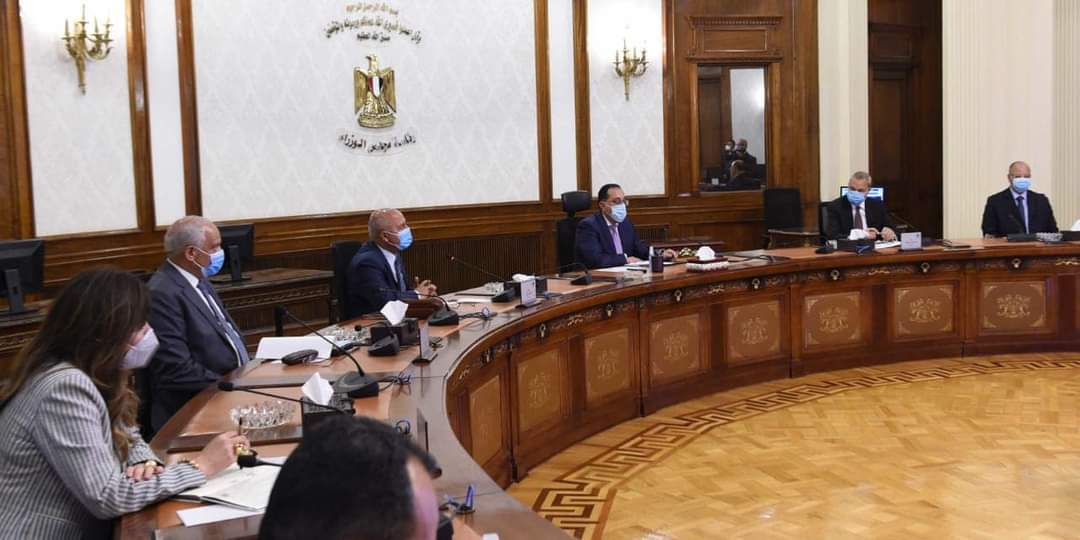 رئيس الوزراء يتابع موقف توسعة وتطوير الطريق الدائري