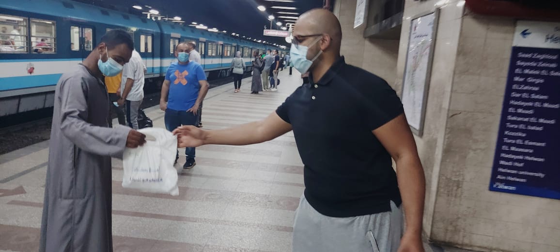 النقل تطلق حملة هنفطر فى المحطة بعدد من محطات مترو الأنفاق والسكة الحديد بالتنسيق مع بنك الطعام المصري وجمعية رسالة للأعمال الخيرية خلال أيام شهر رمضان المبارك