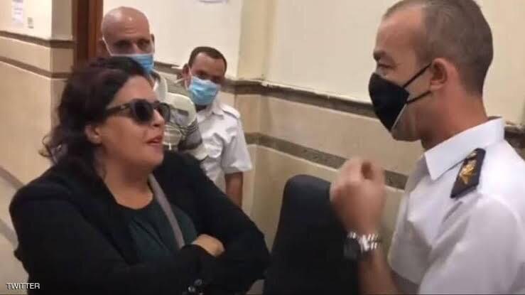 حيثيات حكم براءة سيدة المحكمة من الاعتداء على ضابط شرطة