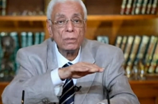 حسام موافي يكشف أعراض وعلاج قصور الغدة الدرقية.. «وابور الجسم»