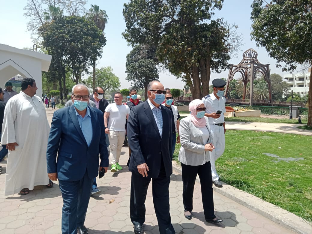 محافظ القاهرة: تكثيف حملات غلق جميع الحدائق العامة والمتنزهات على مدار اليوم ومنع إقامة أى تجمعات أو احتفالات