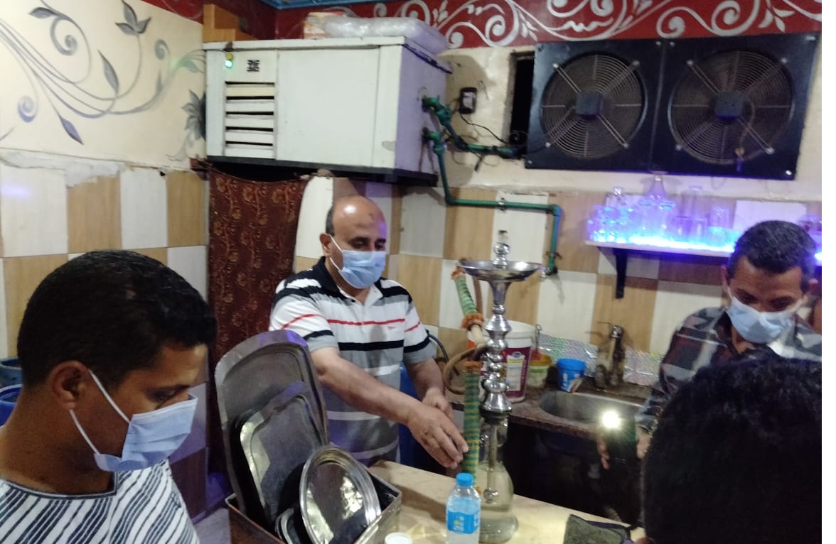 المنوفية تشن حملاتها المكبرة لمتابعة تنفيذ قرارات مجلس الوزراء وتحرير (62) محضر عدم ارتداء الكمامات الطبية والتحفظ على(28) شيشة بالمقاهى