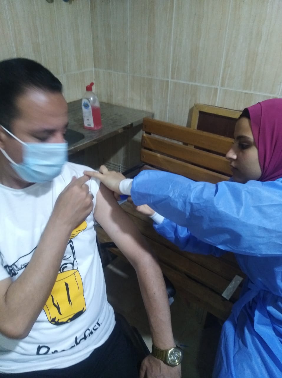 رئيس جبهة شباب الصحفيين يوجه رساله الى الشعب المصري عقب حصولة على لقاح كورونا