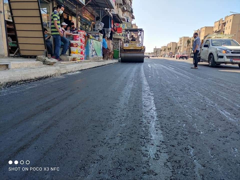 محافظ بورسعيد : مواصلة أعمال وضع طبقة الأسفلت النهائية لشارع عبد الرحمن شكري بالضواحى