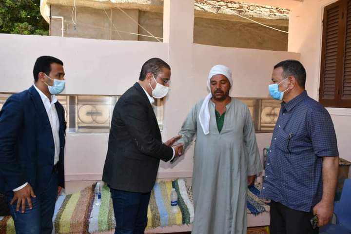 محافظ الفيوم يقدم واجب العزاء لأسرة الشهيد "عماد أحمد محمد" ابن قرية ترسا