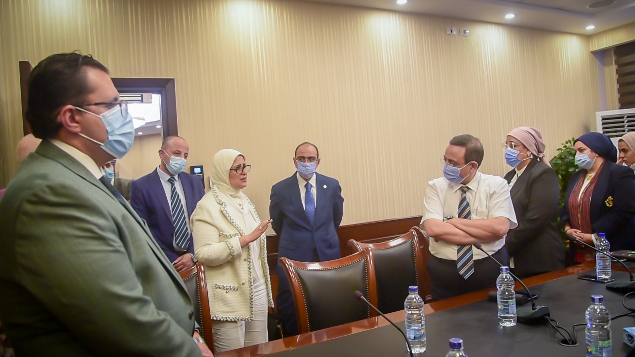 خلال لقائها اللجنة العليا للتخصصات الطبية بتشكيلها الجديد.. وزيرة الصحة تؤكد اهتمام ودعم الرئيس السيسي للارتقاء بمنظومة التعليم الطبي المهني