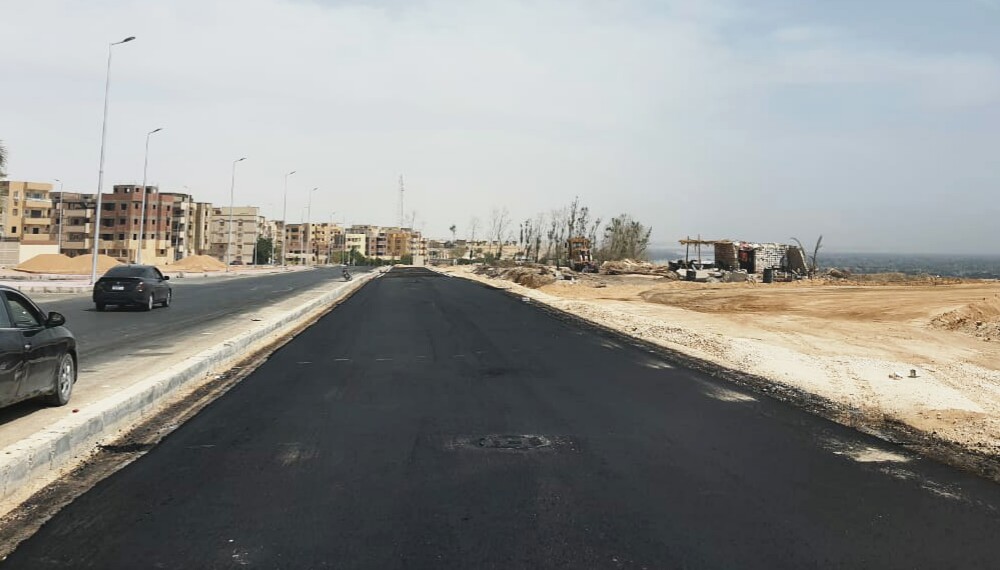 "الإسكان": تنفيذ أعمال مرافق أراضي الأكثر تميزاً بالمنيا الجديدة..والبنية الأساسية لتوسعات عتاقة بخليج السويس
