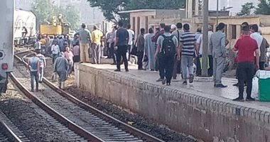 عودة حركة القطارات إلي طبيعتها بعد سقوط عجلة قطار 163 أسوان/ الإسكندرية في محطة بنها