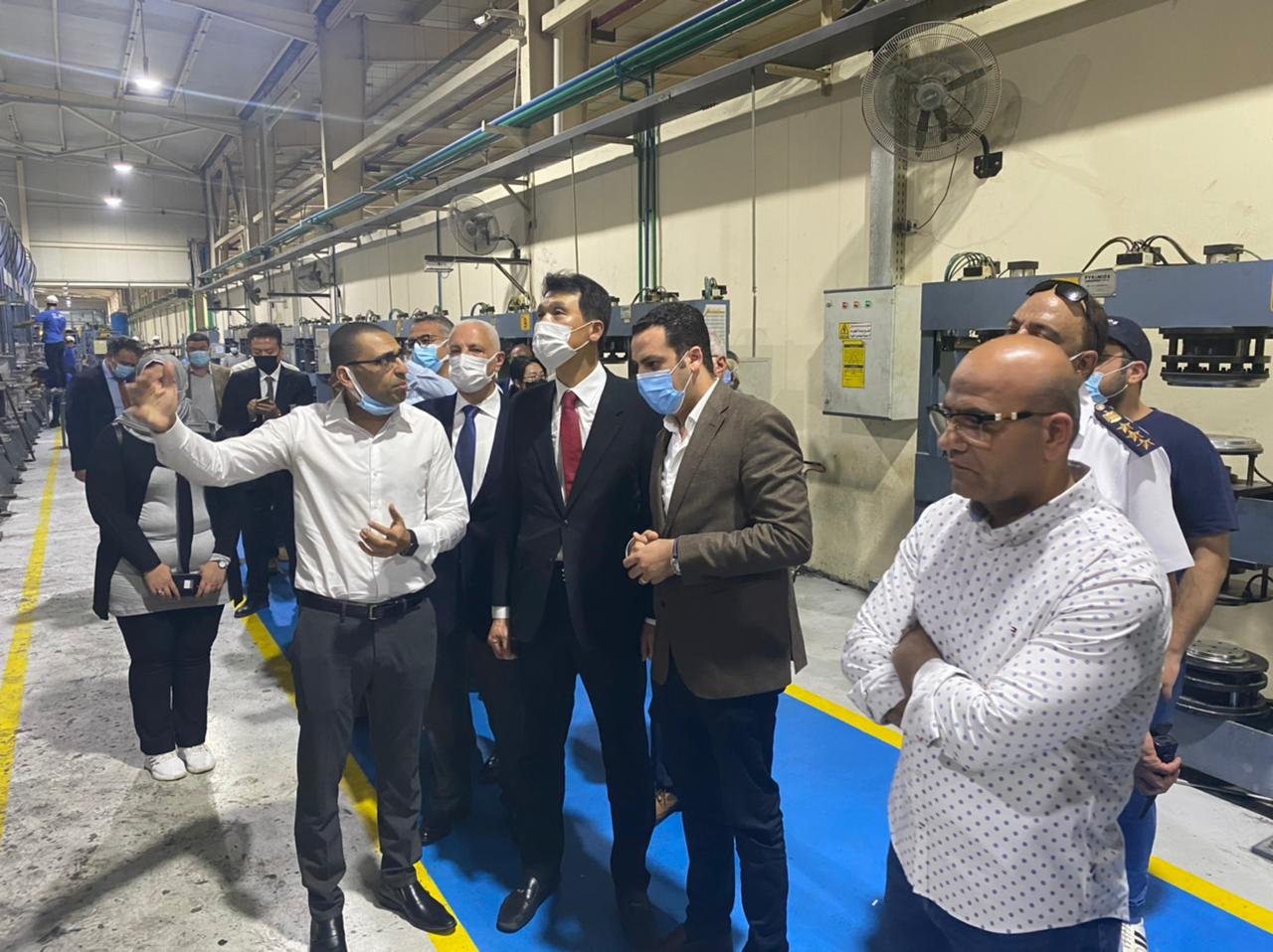 نائب المحافظ وسفير جمهورية كوريا يزوران عدد من المصانع بجنوب بورسعيد