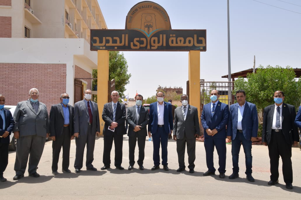 لجنة قطاع العلوم الصيدلية بالمجلس الأعلى للجامعات تزور جامعة الوادى الجديد
