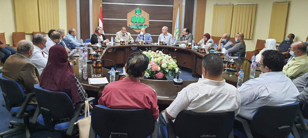 الجيزة: غلق جزئى بميدان الحرية ( حدائق أكتوبر ) وتقاطعه مع طريق أحمد زويل بالتناوب لمد خط مياه الشرب قطر 1500 مم إعتباراً من السبت ١٢ /٦ ولمدة شهر