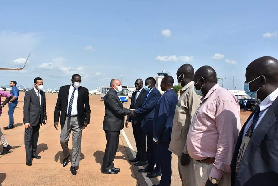 وزير الرى  يصل إلى جوبا فى مستهل زيارة رسمية لدولة جنوب السودان الشقيقة