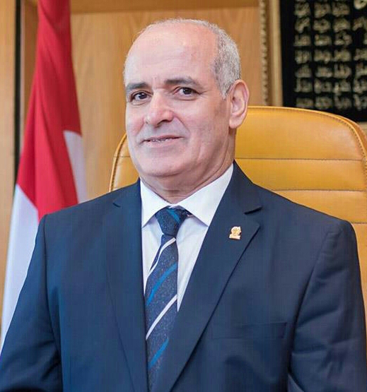 رئيس جامعة الفيوم يشارك في المؤتمر الدولي الأول للاتصالات بكلية الدفاع الجوي