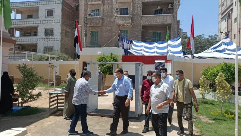 محافظ الشرقية يتفقد لجان امتحانات الثانوية العامة بمدرسة الشهيد مقدم طيارمحمد عبد البصير فؤاد الثانوية بأبو كبير