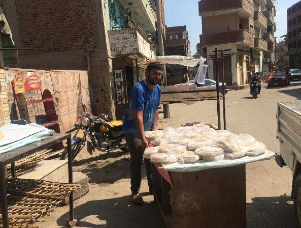رفع الإشغالات المخالفة وتطبيق القانون على المخالفين بالشرقية