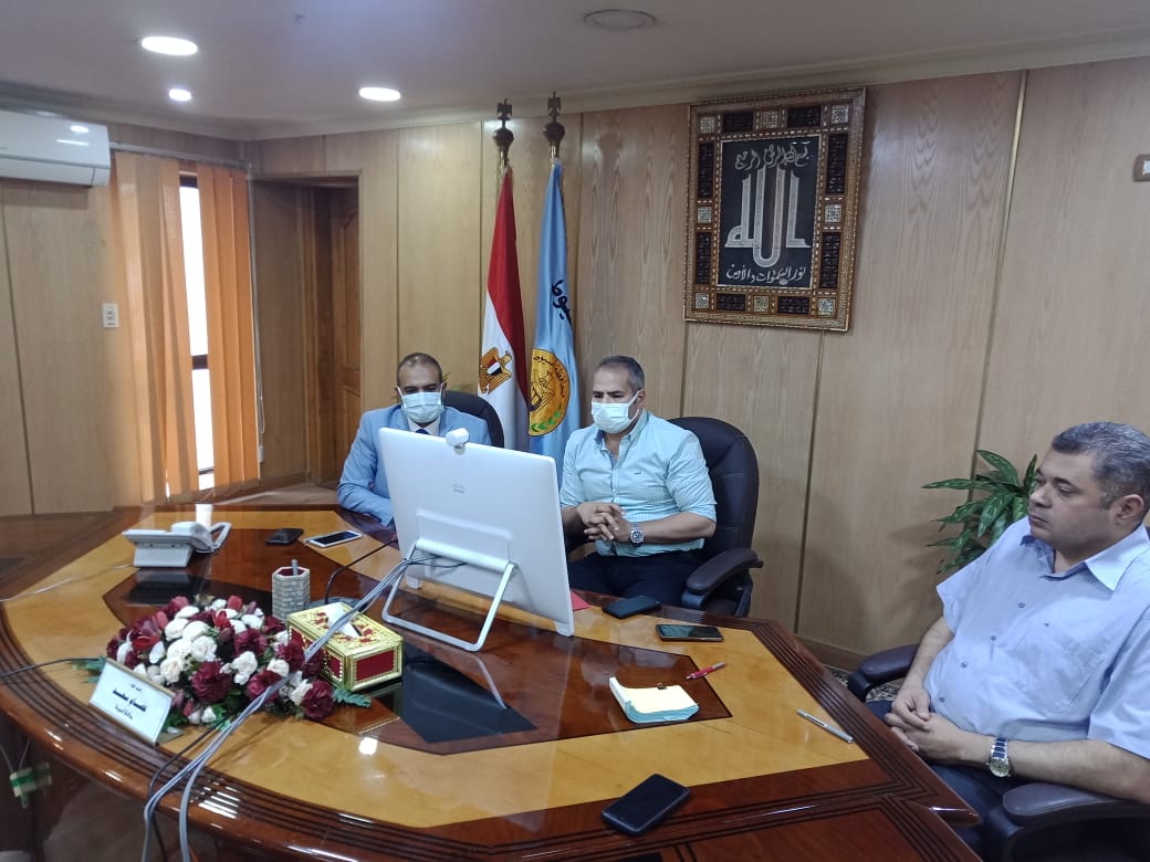 نائب محافظ أسيوط يشارك فى اجتماع المحافظين مع رئيس الوزراء عبر الفيديو كونفرانس