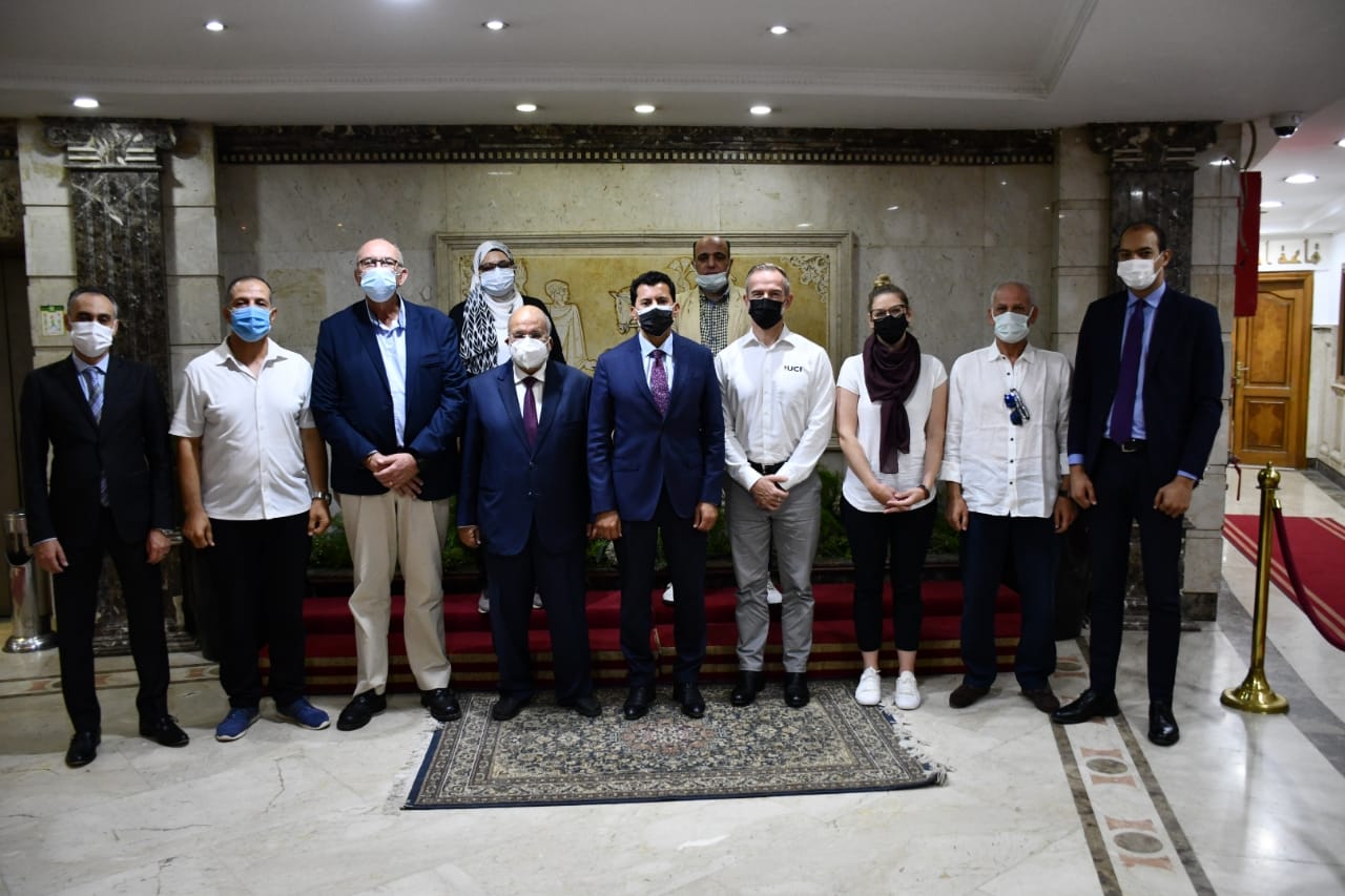 وزير الرياضة يلتقي وفد الاتحاد الدولي للدراجات لبحث استعدادات استضافة مصر لبطولة العالم لدراجات المضمار للناشئين
