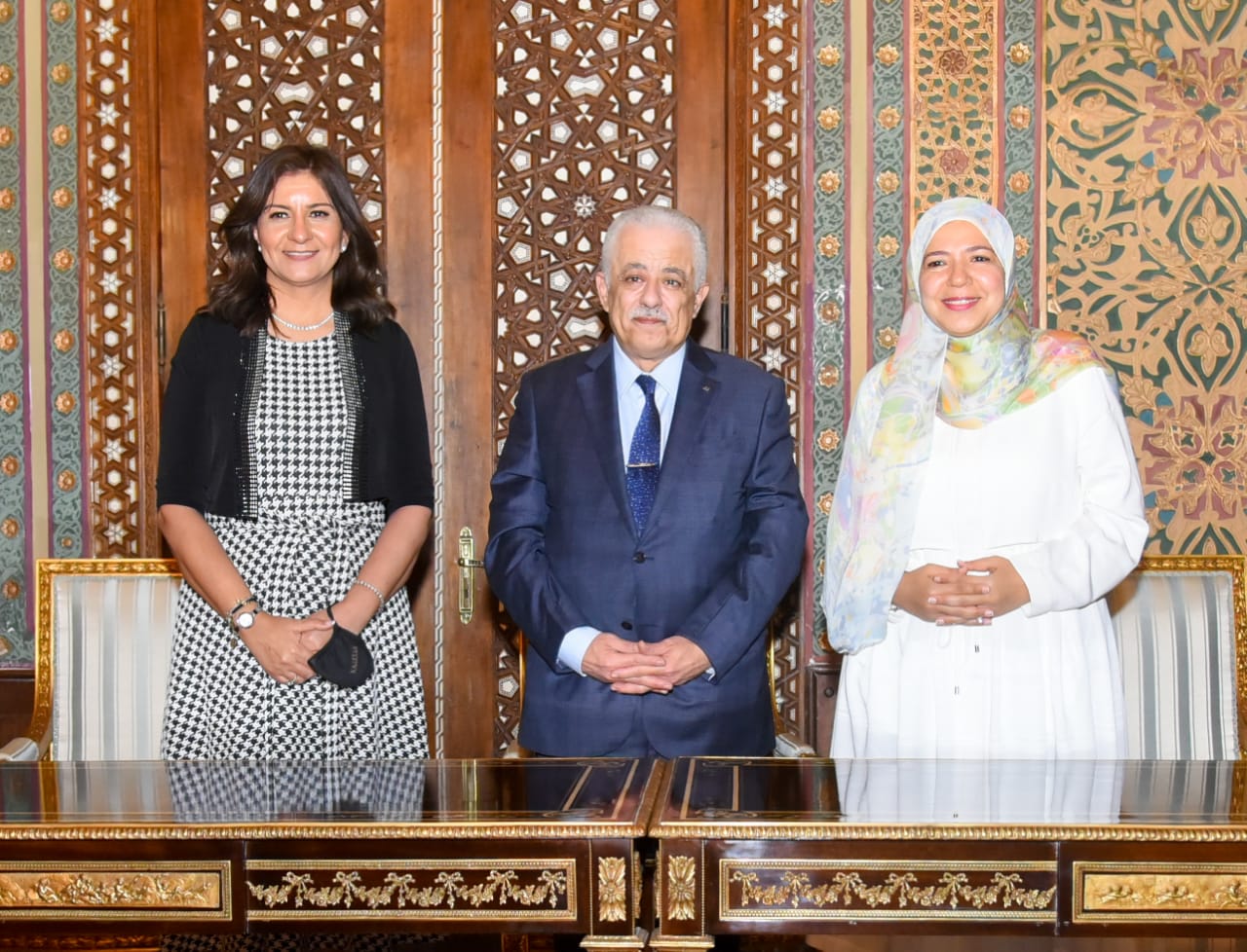 وزيرا "الهجرة" و"التعليم" ورئيس "نهضة مصر" يوقعون بروتوكول تعاون لإتاحة المناهج المصرية على تطبيق "اتكلم عربي"