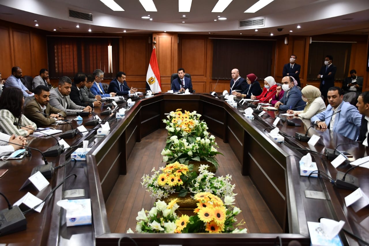 وزير الشباب والرياضة يلتقي أمين المنظمة العالمية للحركة الكشفية وعدداً من الكيانات الشبابية
