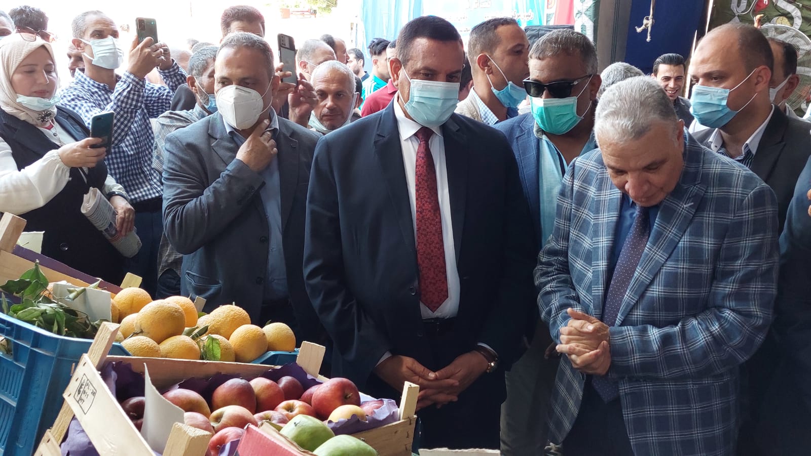 محافظ البحيرة يفتتح معرض السلع الغذائية واللحوم بالأسعار المخفضة بأيتاى البارود
