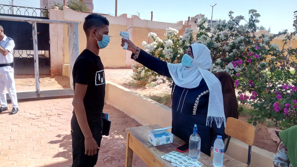 طلاب الشعبة الأدبية يؤدون إمتحان الفلسفة والمنطق بماراثون الثانوية العامة فى الوادى الجديد
