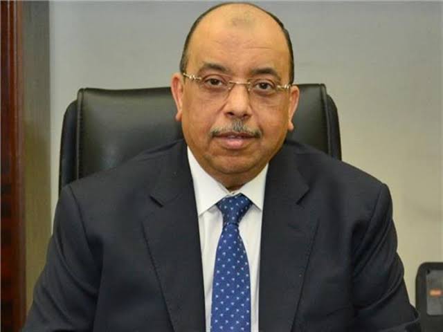 وزير التنمية المحلية يجري اتصالات هاتفية مع المحافظين لمتابعة استعدادات عيد الأضحى المبارك