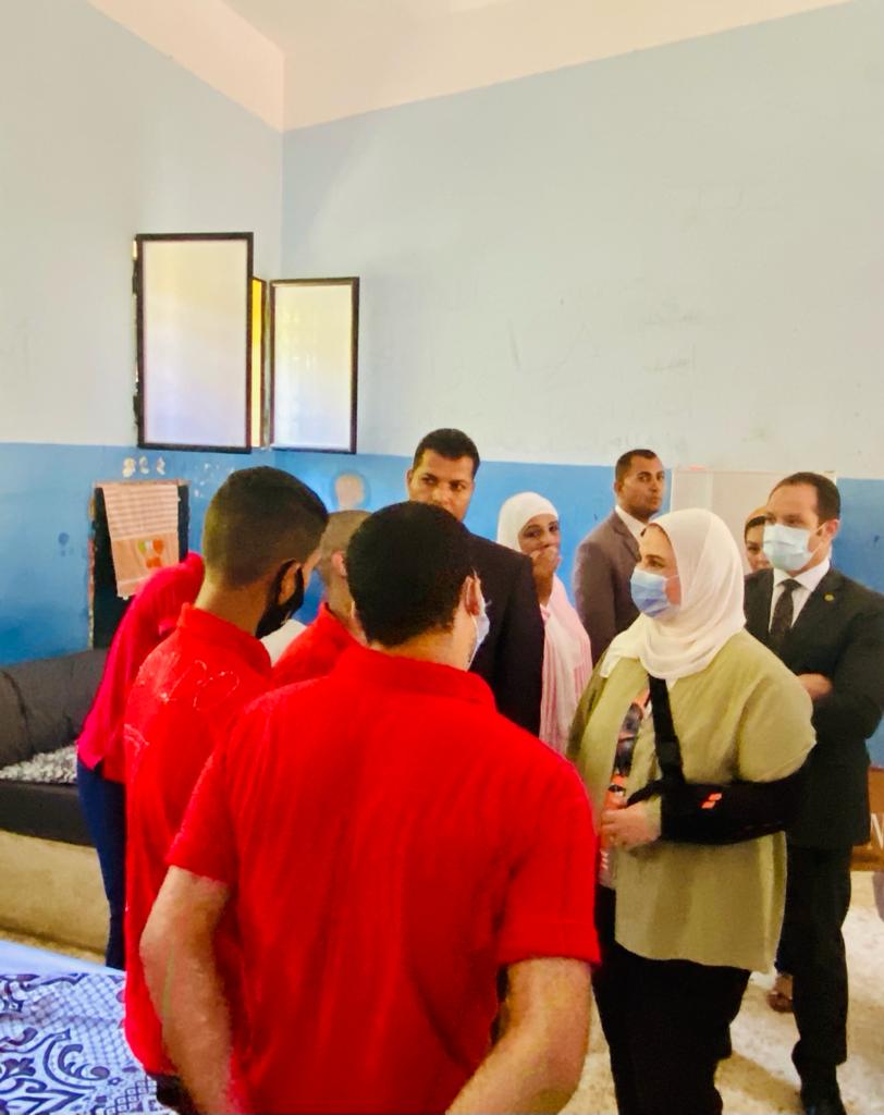 وزيرة التضامن الاجتماعي تتفقد المؤسسة العقابية بالمرج ..ودار جمعية السيدة نفيسة للأيتام فتيات بحلوان