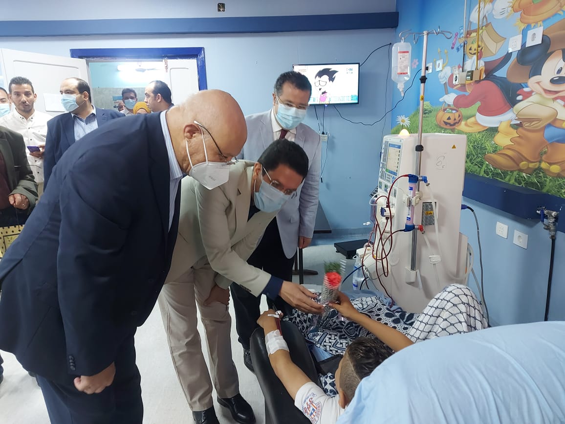 للاطمئنان على الخدمة الصحية فى العيد : " الجيزاوى " يتفقد مستشفى بنها الجامعي ويشيد بجهود الأطقم الطبية والعاملين فى انتظام العمل