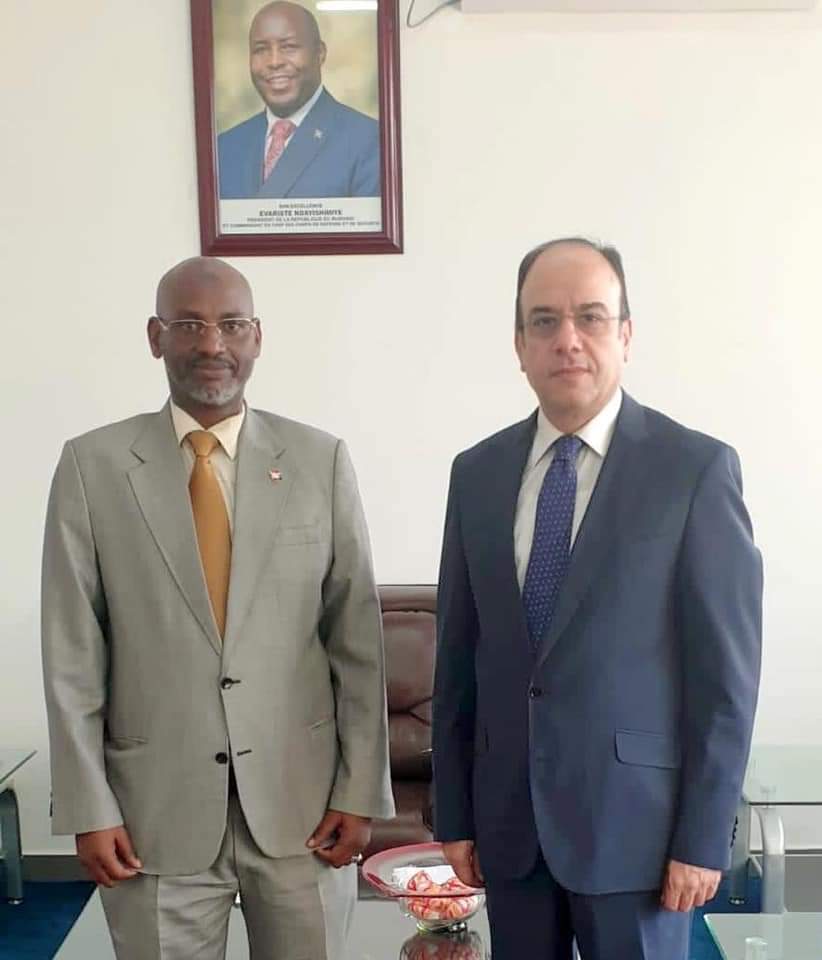 السفير المصري في بوجمبورا يلتقي بوزير الكهرباء البوروندي عشية زيارته المقبلة للقاهرة