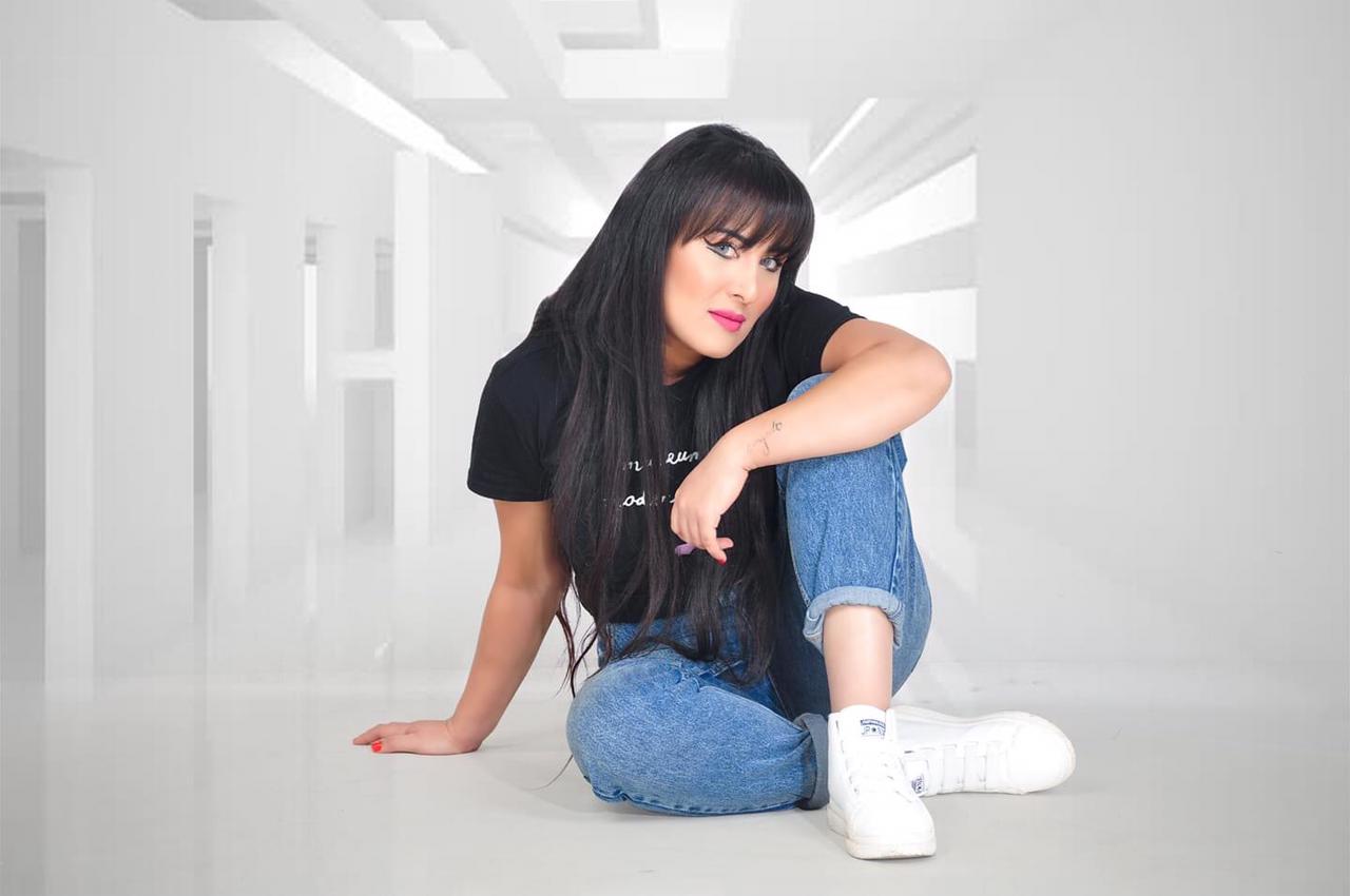 نجمة THE VOICE.. رنا عتيق تطرح كليب" مشاعر متغيرة" عبر اليوتيوب