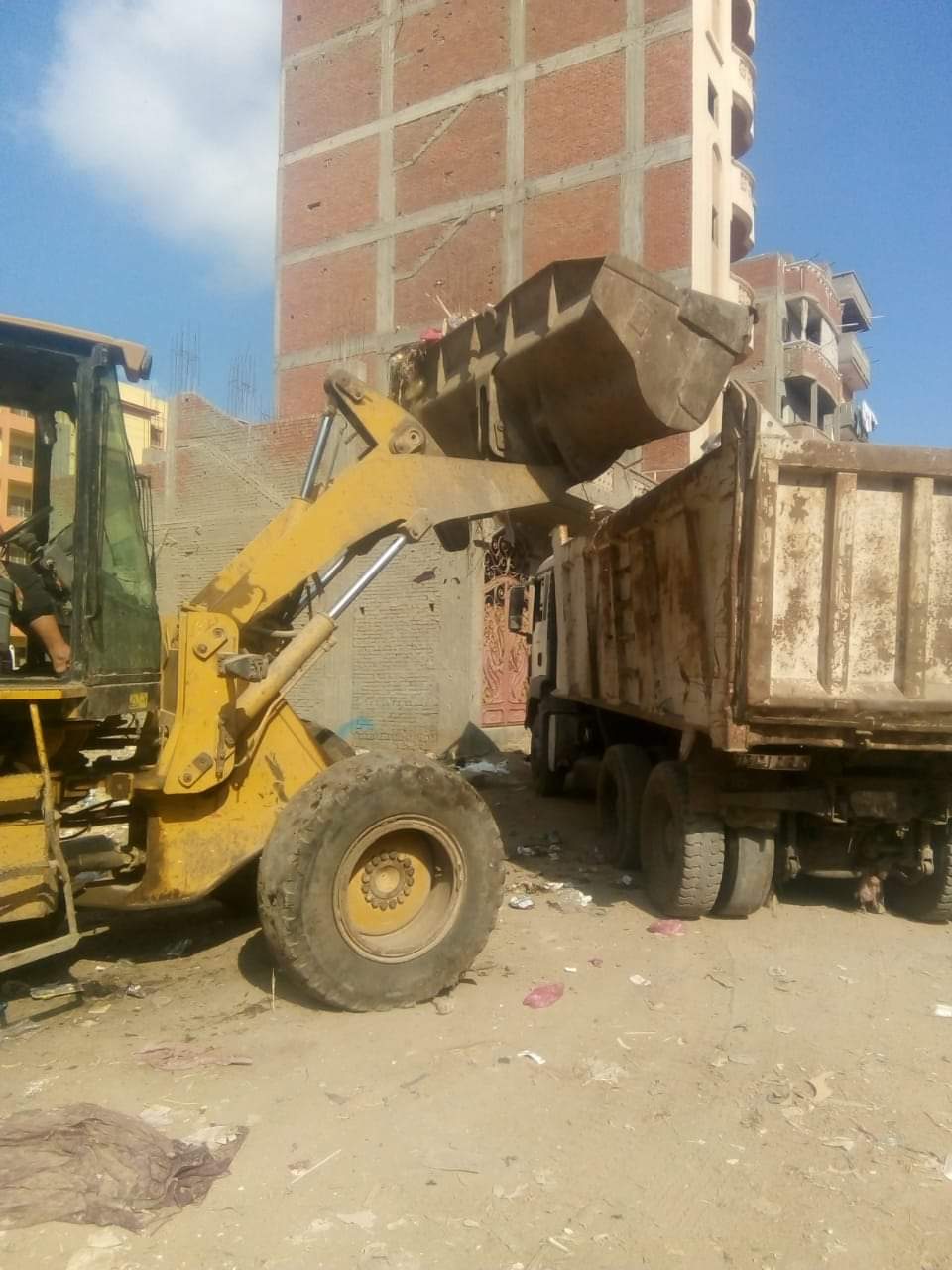 رفع من 2200 طن قمامه ومخلفات وتراكمات بالبحيرة