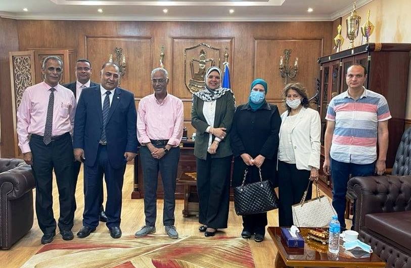 رئيس جامعة بورسعيد يستقبل لجنة قطاع الصيدلة بالمجلس الأعلى للجامعات