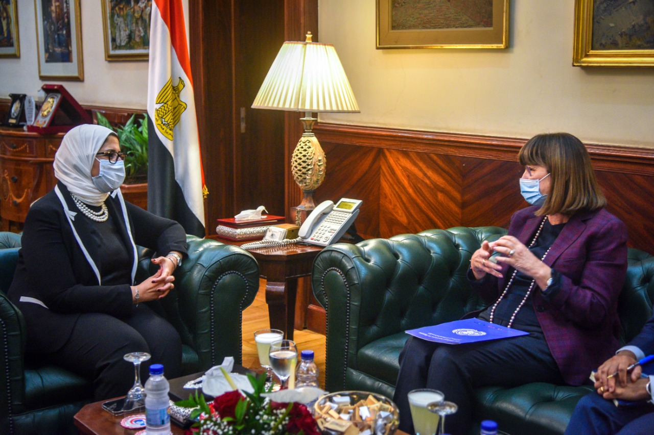وزيرة تستقبل المنسق المقيم للأمم المتحدة بمصر لبحث سبل التعاون في القطاع الصحي
