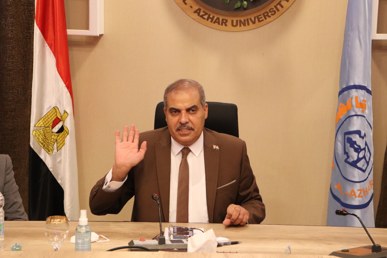 رئيس جامعة الأزهر يصدر قرارات مهمة لصالح الطلاب عقب عودته من إيطاليا