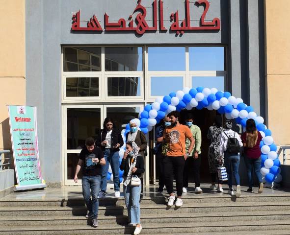 الجامعة المصرية الروسية تزينت للترحيب بالطلاب فى بداية العام الجامعى وعقوبات للمخالفين