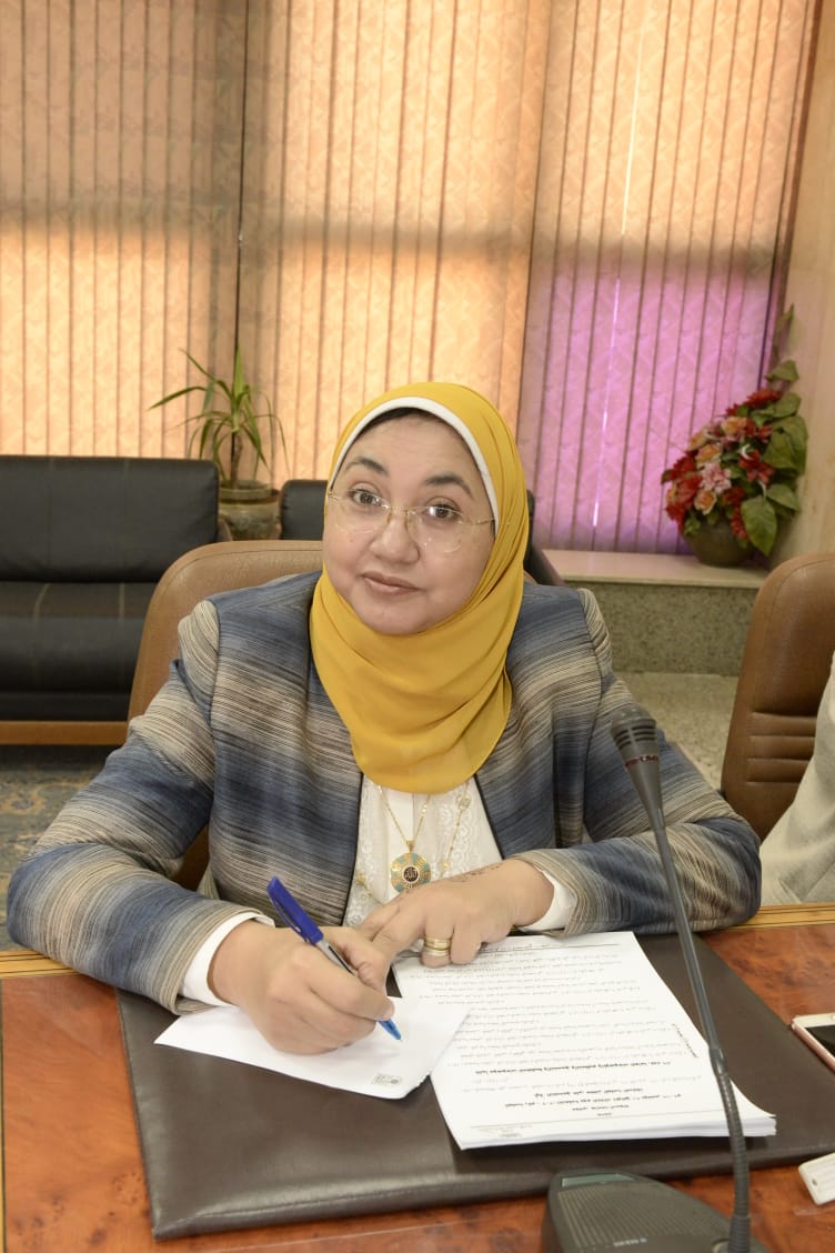 رئيس جامعة أسيوط يكلف " ريهام المليجى" بالقيام بعمل عميدة لكلية التربية للطفولة المبكرة خلفاً لـ"ماجدة هاشم