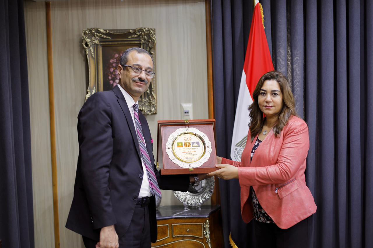 محافظ دمياط تبحث مع ممثلى البنك الزراعى المصرى سُبل تفعيل مبادرات ضمن المشروع القومى لتطوير الريف المصري