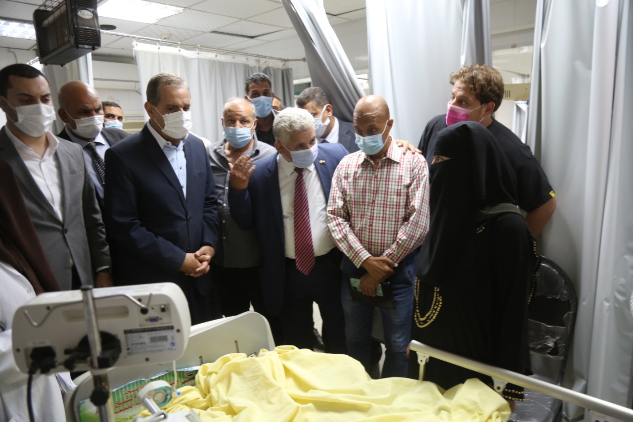 محافظ كفرالشيخ يطمئن على طفل مزرعة ميت علوان و يقرر مجازاة 3 معلمين ووكيل المدرسة وإيقاف مدير المجمع